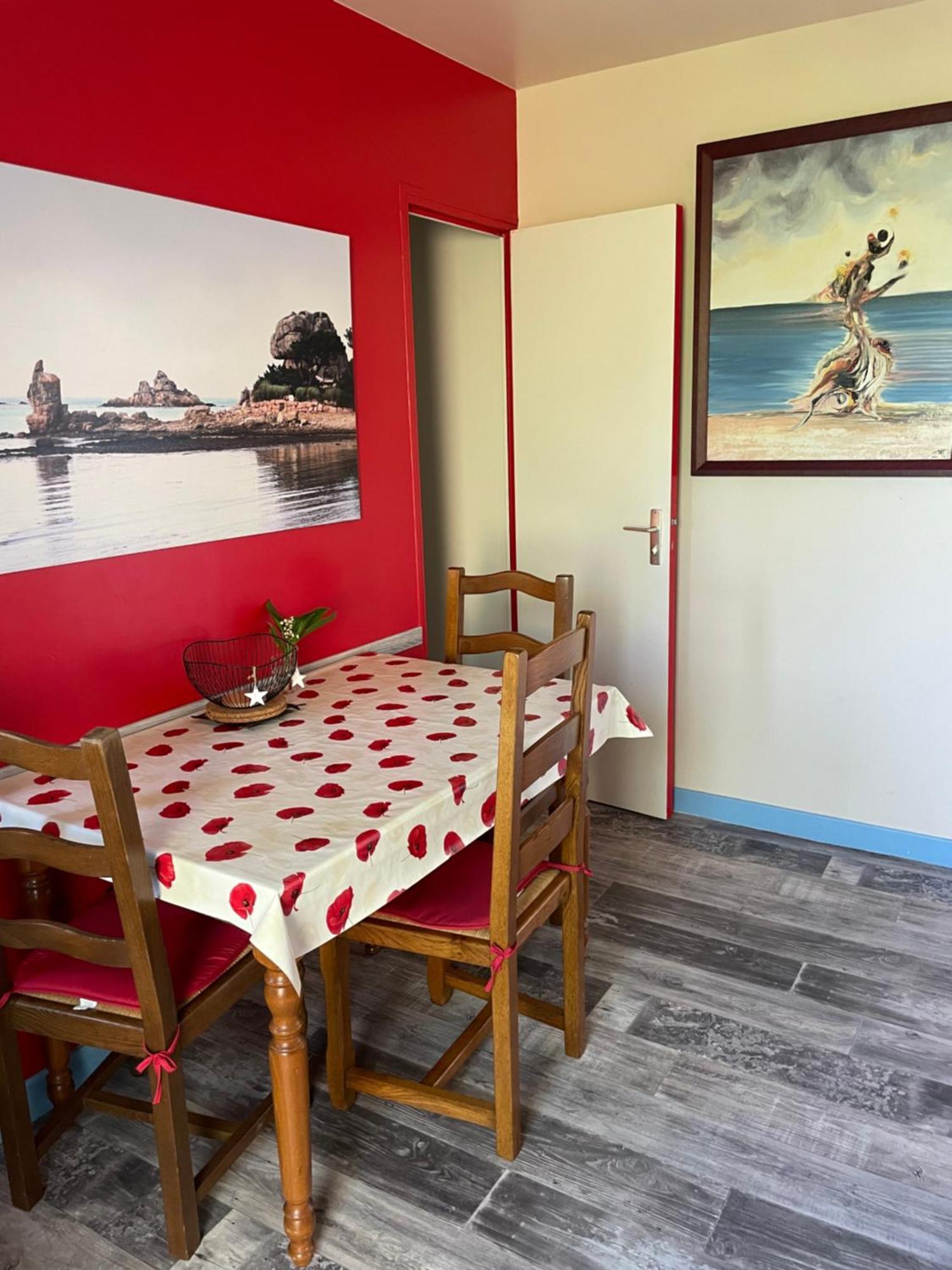 Arty Holiday home Louannec
